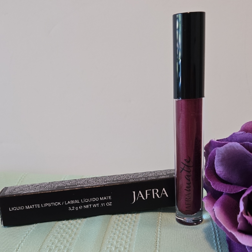 JAFRA LIQUID MATTE LONG-WEAR LIPSTICK - WILD KISS